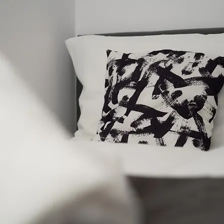 Bright & Comfy Studio Legnicka By Renters *
