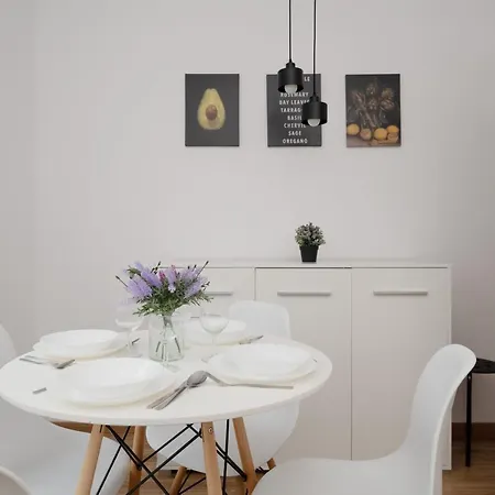 Bright & Comfy Studio Legnicka By Renters *