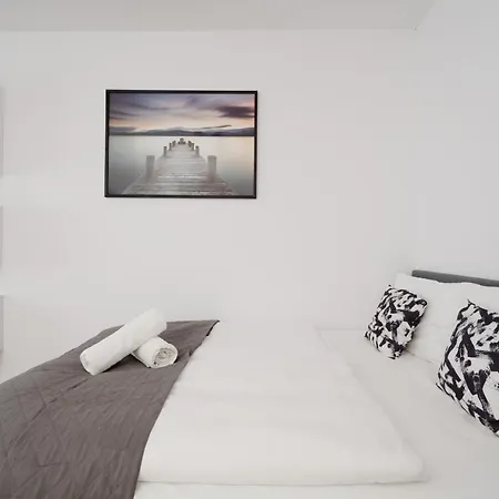 Bright & Comfy Studio Legnicka By Renters Appartement Wrocław